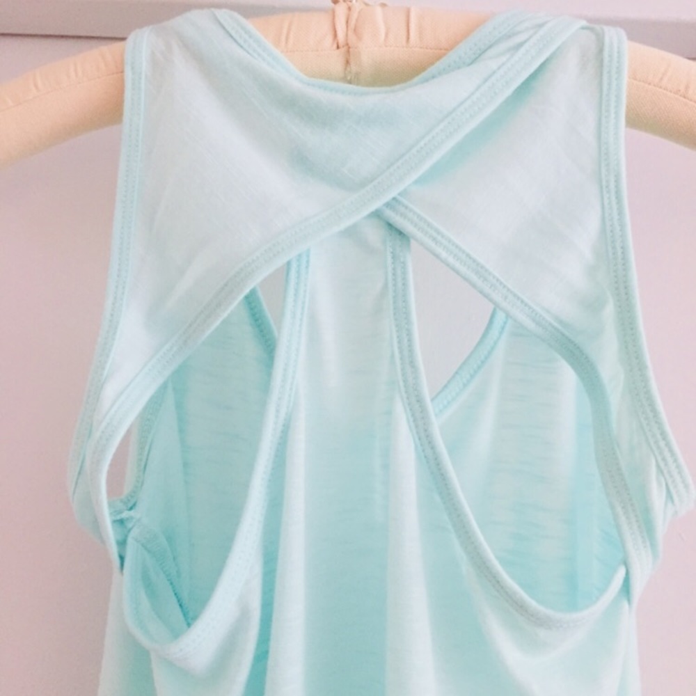 Sea Foam Green Cross Back Workout Tank Top XS - Picture 4 of 5